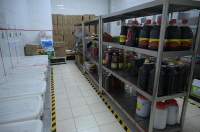 百思特餐饮 用责任守护师生“舌尖上的安全”